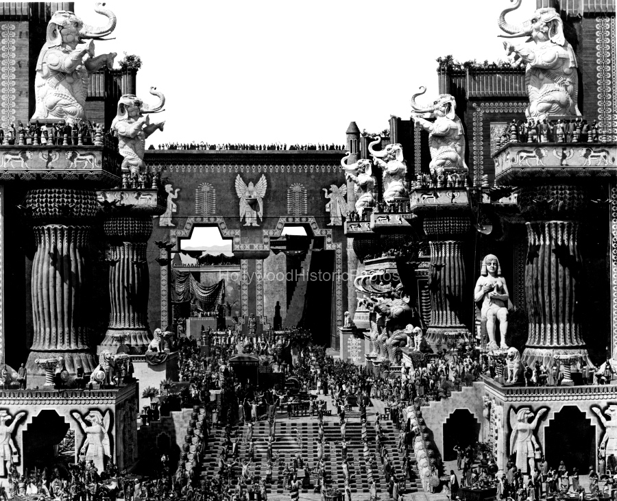 Intolerance 1916 Film by D.W. Griffith wm.jpg